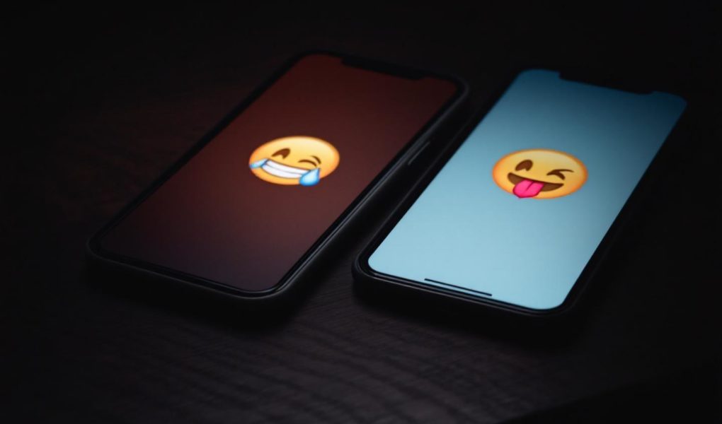 SMS coquins : 40 messages et idées de sexting pour exciter votre partenaire à distance